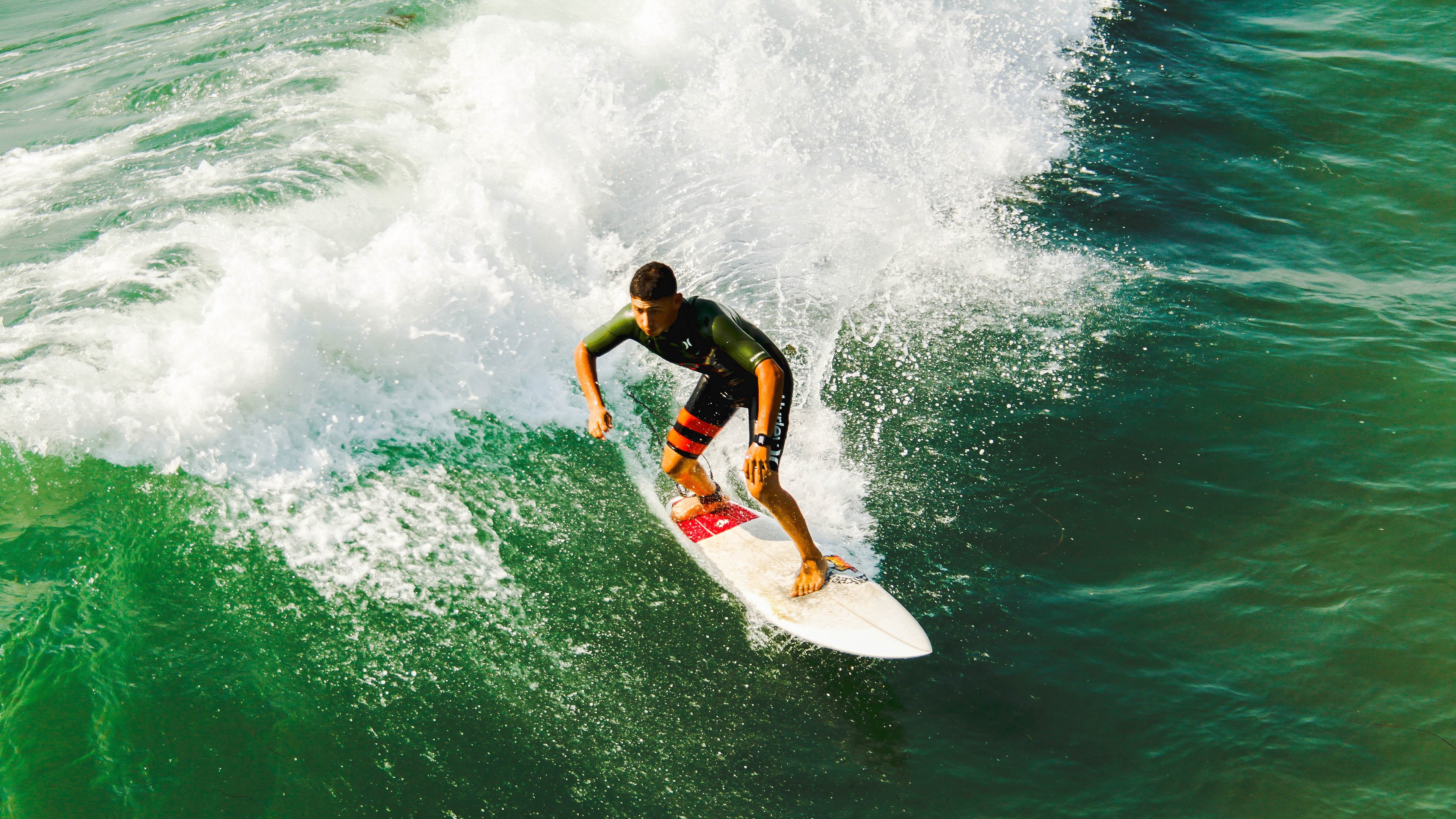 九游平台注册-葡萄牙骑手玛丽亚·卡埃塔诺在2024年葡萄牙盛装舞步锦标赛中以“Hit Plus”马匹获得个人赛第四名，展现坚韧精神。